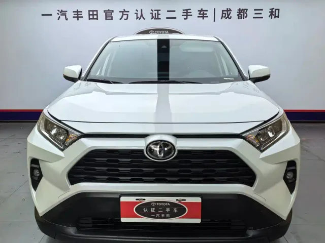 Toyota RAV4 — Фото автомобиля 2