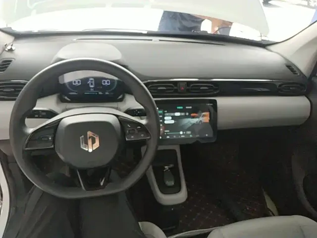 Leapmotor T03 — Фото автомобиля 9