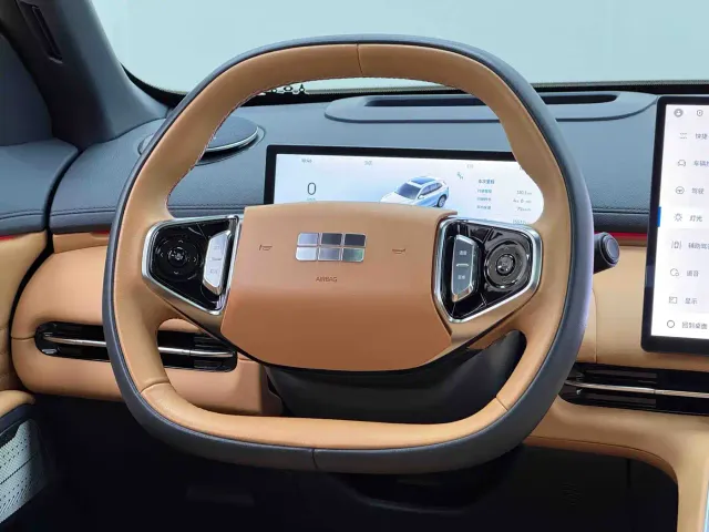Geely Galaxy Galaxy Starship 7 EM-i 2025 120km Navigation Edition — Фото автомобиля 16