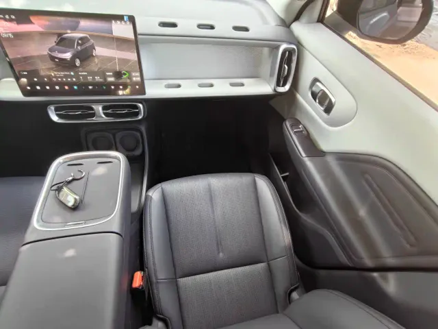 Leapmotor B10 — Фото автомобиля 6