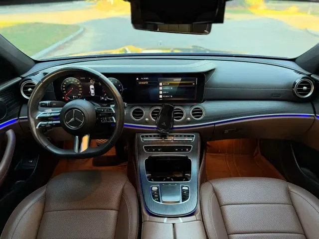 Mercedes-Benz E-Class — Фото автомобиля 6