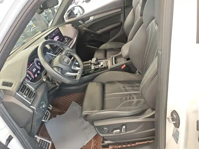 Audi Q5L — Фото автомобиля 14