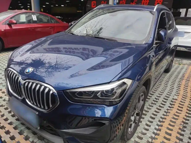 Фотография автомобиля — BMW X1