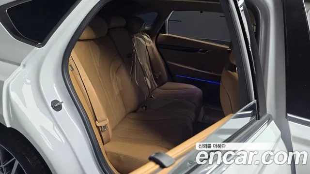 Genesis G80 Бензин 2.5 турбо 2WD — Фото автомобиля 12
