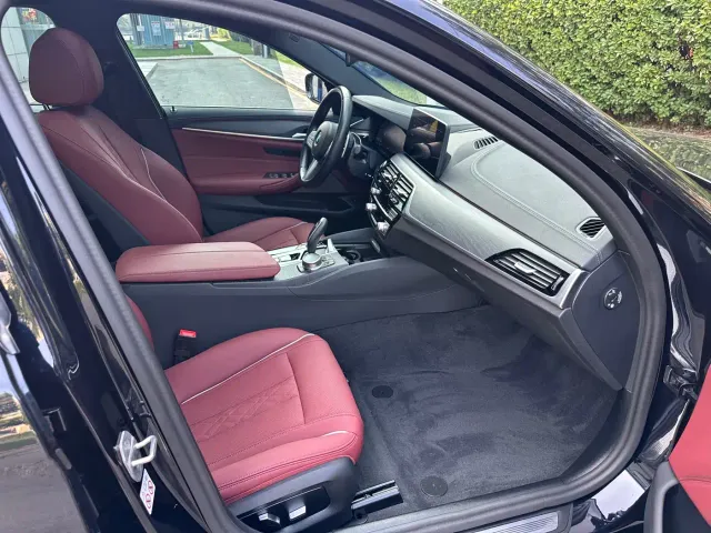 BMW 5 Series — Фото автомобиля 19