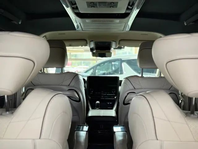 Toyota Alphard — Фото автомобиля 20