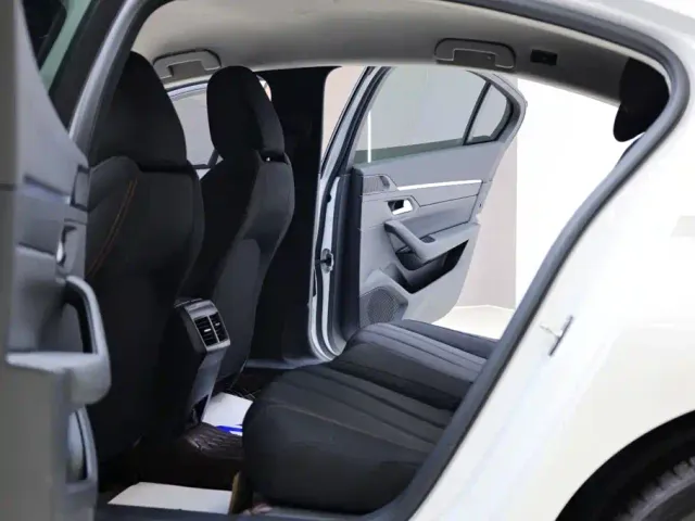 Peugeot 508 — Фото автомобиля 28