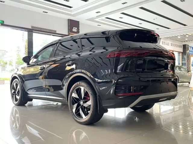 BYD Tang — Фото автомобиля 5