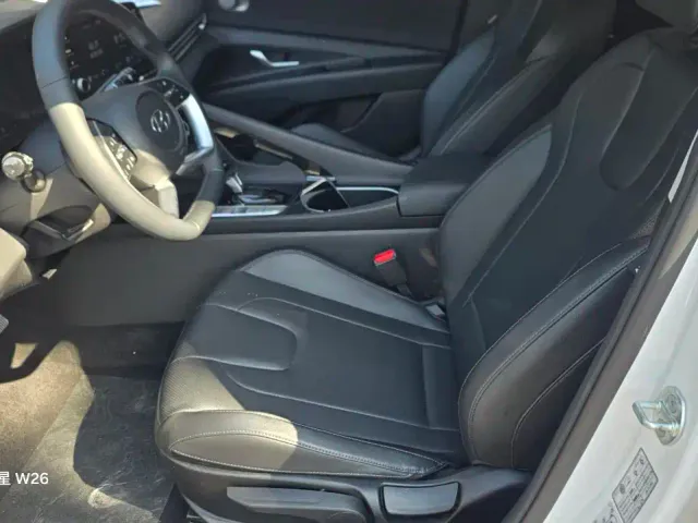 Hyundai Elantra — Фото автомобиля 6
