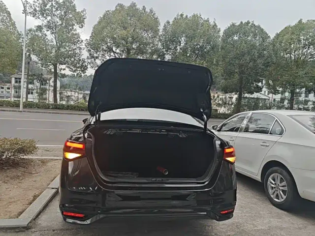Nissan Sylphy — Фото автомобиля 18