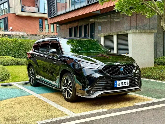 Toyota Crown Kluger — Фото автомобиля 3