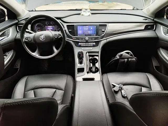 Buick LaCrosse — Фото автомобиля 5