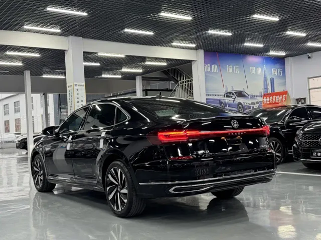 Volkswagen Passat — Фото автомобиля 8