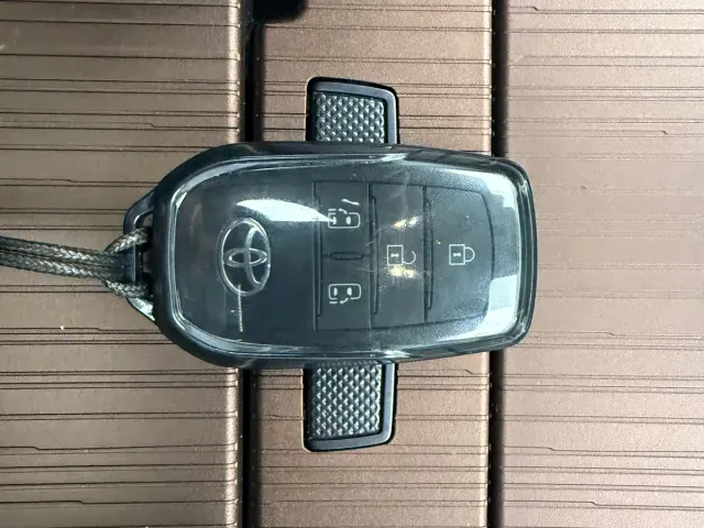 Toyota Sienna — Фото автомобиля 21