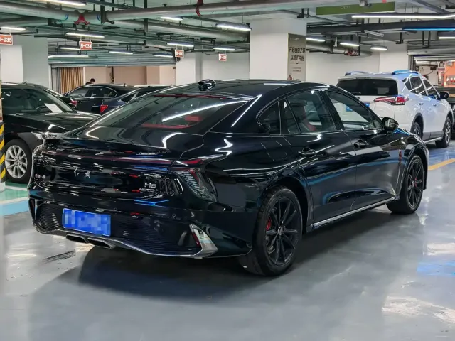 Hongqi H6 — Фото автомобиля 16