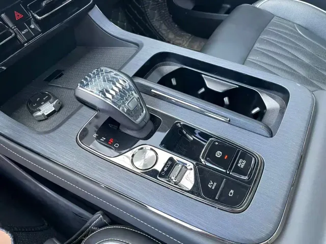 GAC Trumpchi GS8 — Фото автомобиля 7