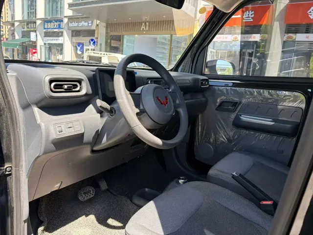 Wuling Zhiguang NEV — Фото автомобиля 4