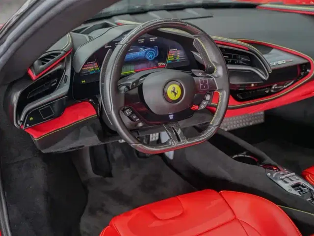Ferrari SF90 — Фото автомобиля 12