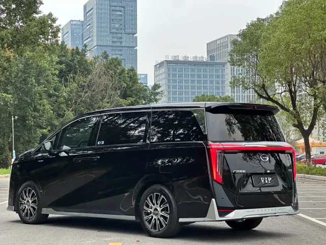 GAC Trumpchi E9 — Фото автомобиля 14