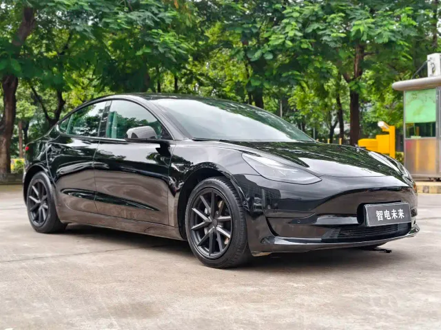 Tesla Model 3 — Фото автомобиля 3