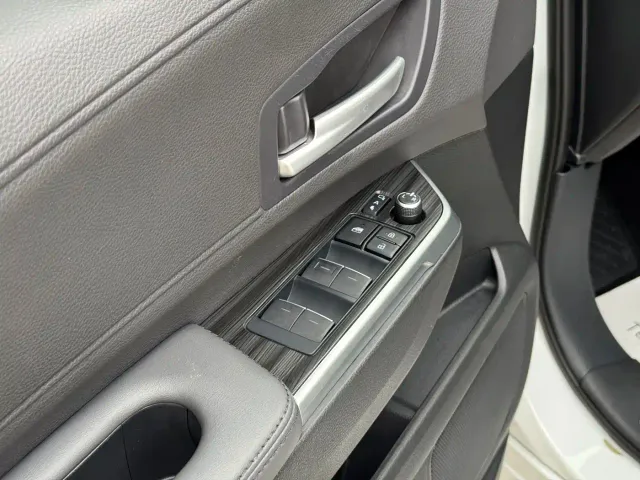 Toyota Sienna — Фото автомобиля 8