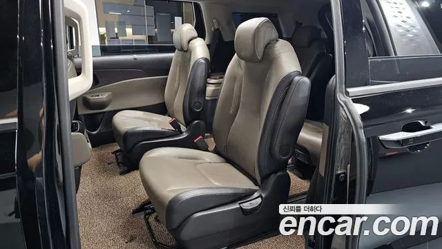 Kia Carnival 4th Gen — Фото автомобиля 18