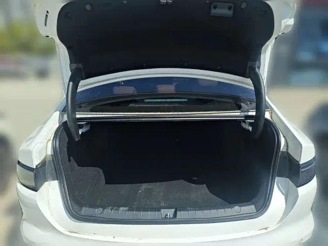 BYD Seal 05 DM-i — Фото автомобиля 15