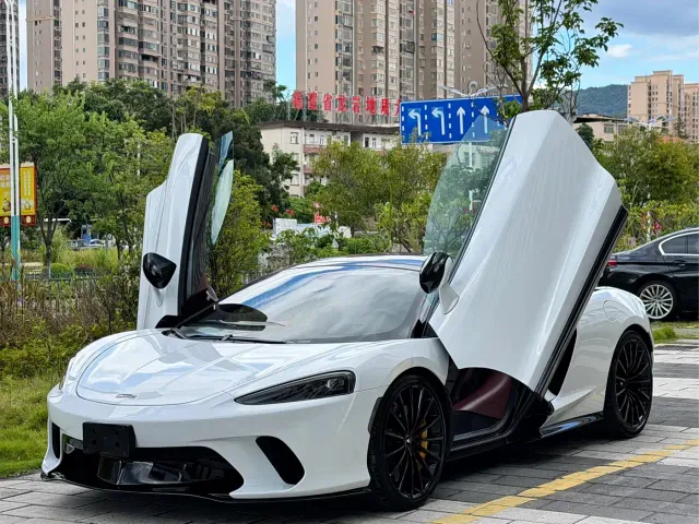 Фотография автомобиля — McLaren GT