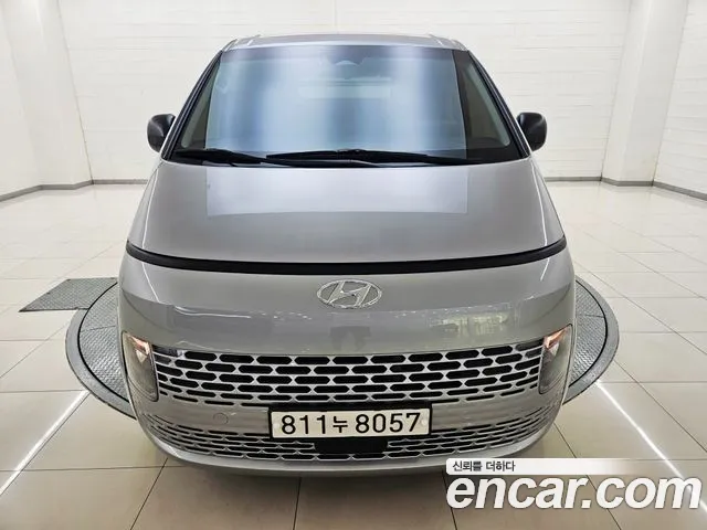 Фотография автомобиля — Hyundai Staria