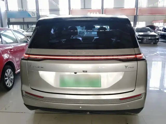 GAC Aion Y — Фото автомобиля 5
