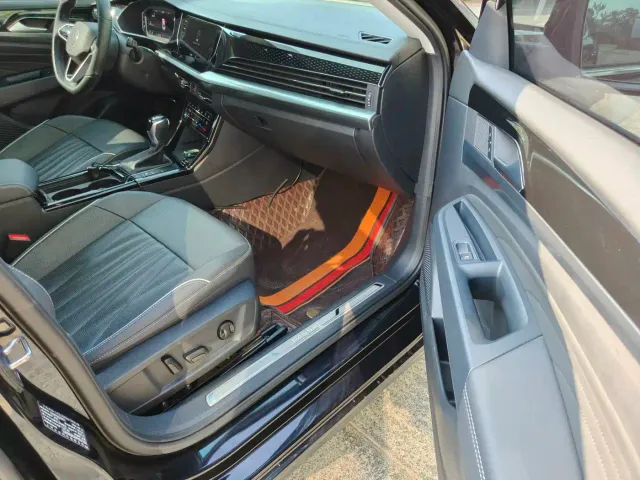 Volkswagen Passat — Фото автомобиля 15