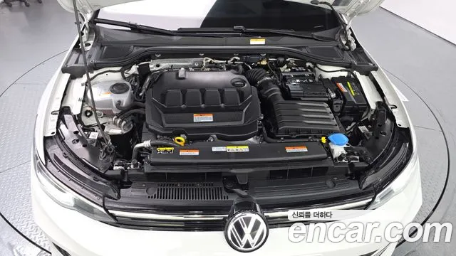 Volkswagen Golf 8th Gen — Фото автомобиля 9