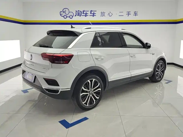 Volkswagen T-Roc — Фото автомобиля 3