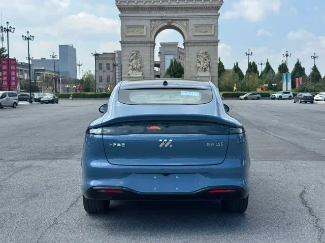 IM Motors LS6 — Фото автомобиля 14