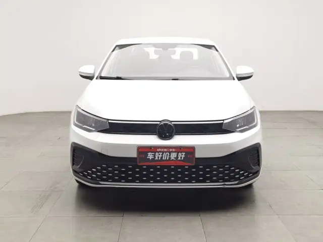 Volkswagen Lavida — Фото автомобиля 3