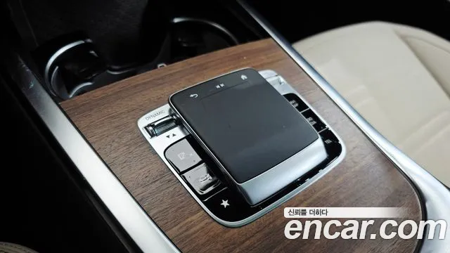 Mercedes-Benz G-Class — Фото автомобиля 25