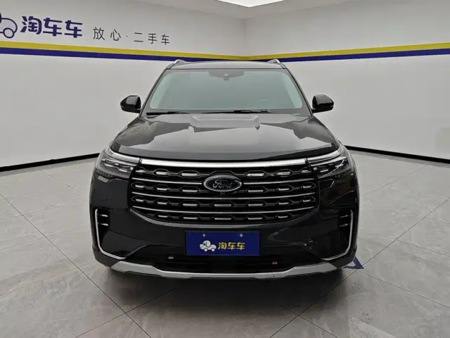 Ford Explorer — Фото автомобиля 2