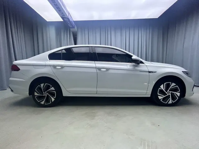 Volkswagen Bora — Фото автомобиля 5