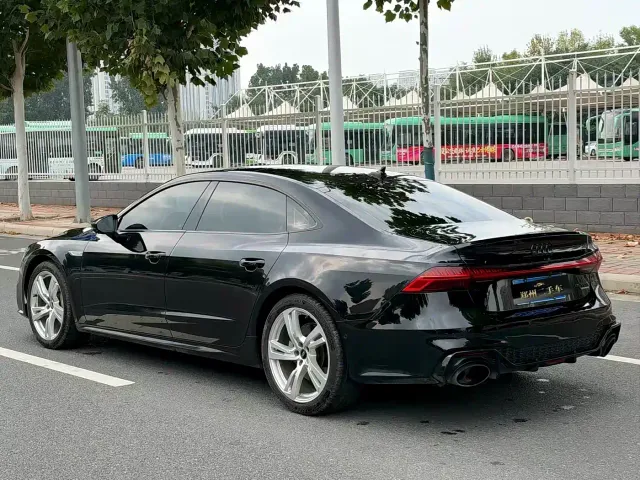 Audi A7L — Фото автомобиля 21