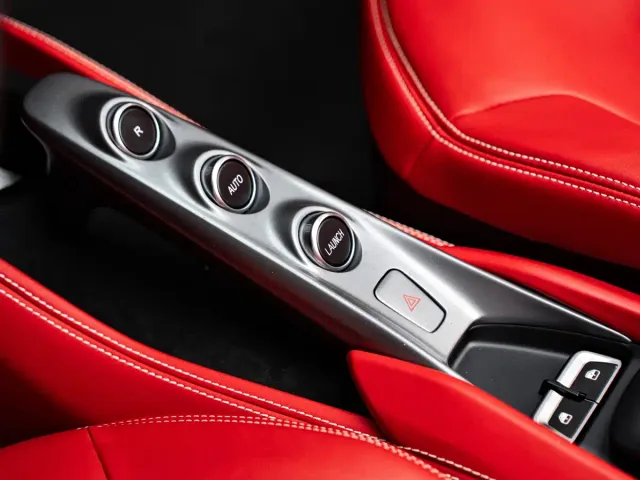 Ferrari F8 — Фото автомобиля 12