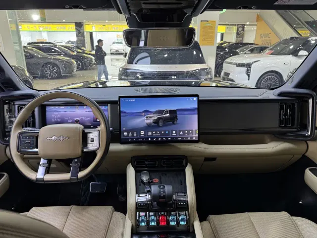 BYD FangChengBao Leopard 5 — Фото автомобиля 10