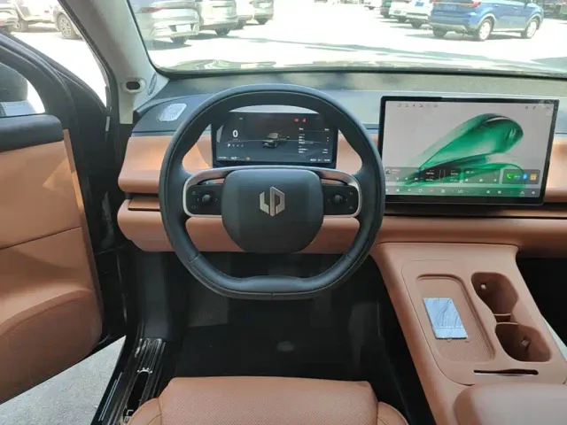 Leapmotor C16 — Фото автомобиля 10