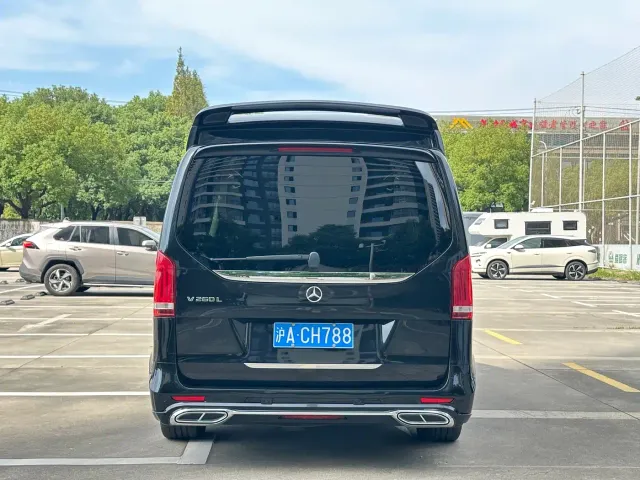 Mercedes-Benz V-Class — Фото автомобиля 16