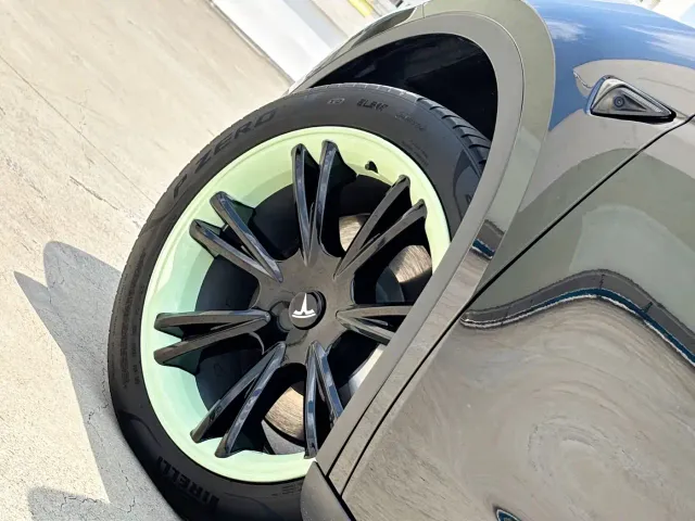 Tesla Model Y — Фото автомобиля 9