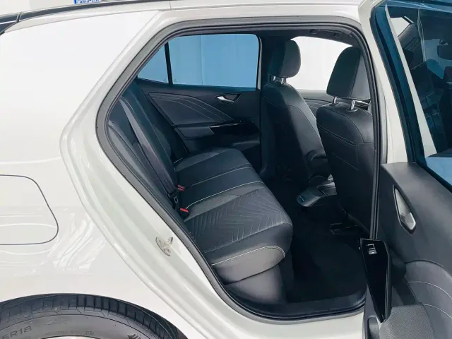 Volkswagen ID.3 — Фото автомобиля 11