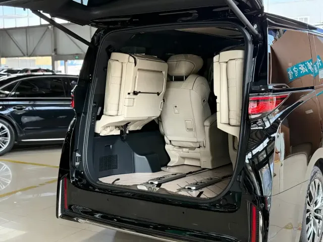 Toyota Vellfire — Фото автомобиля 26