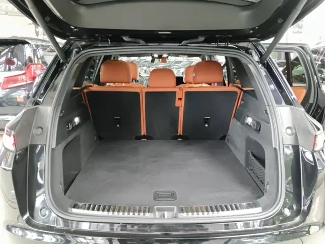 Li Auto L7 — Фото автомобиля 18