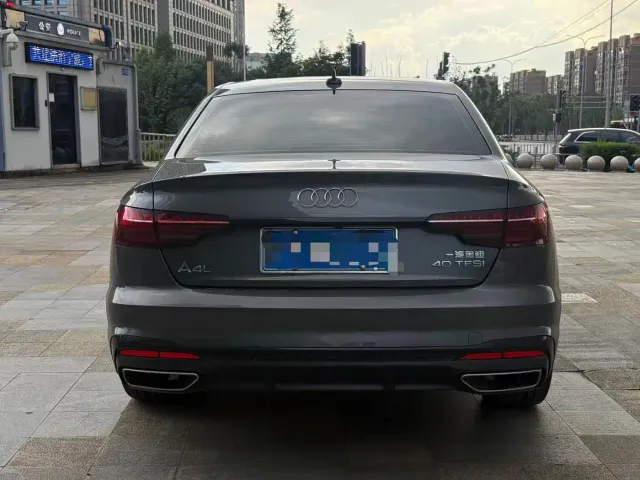 Audi A4L — Фото автомобиля 11