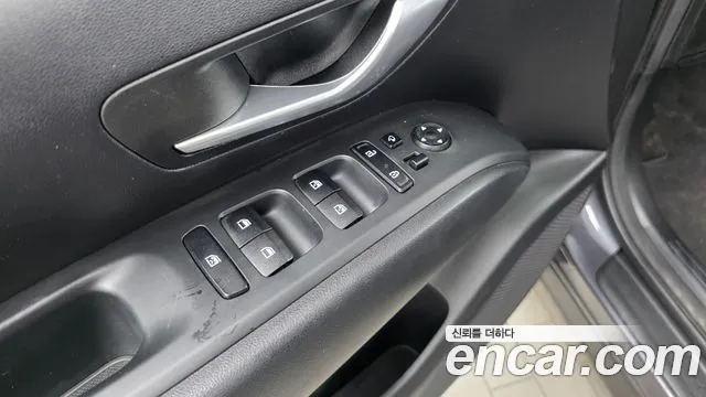 Hyundai Tucson Tucson (NX4) Дизель 2.0 2WD — Фото автомобиля 28