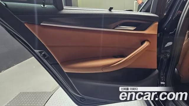 BMW 5 Series G30 — Фото автомобиля 25